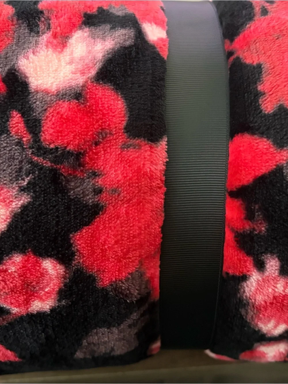 Victoria's Secret Black & Red Floral Sherpa Throw 50inX60in